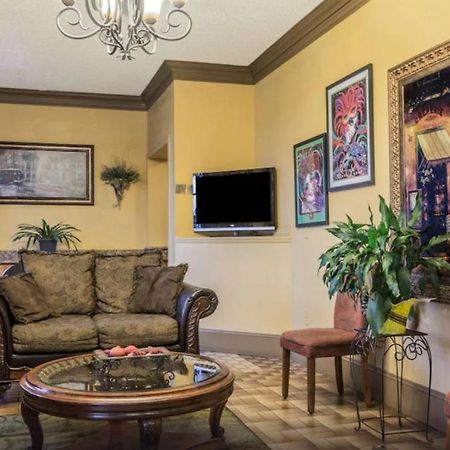 Super 8 By Wyndham New Orleans Hotel Bagian luar foto